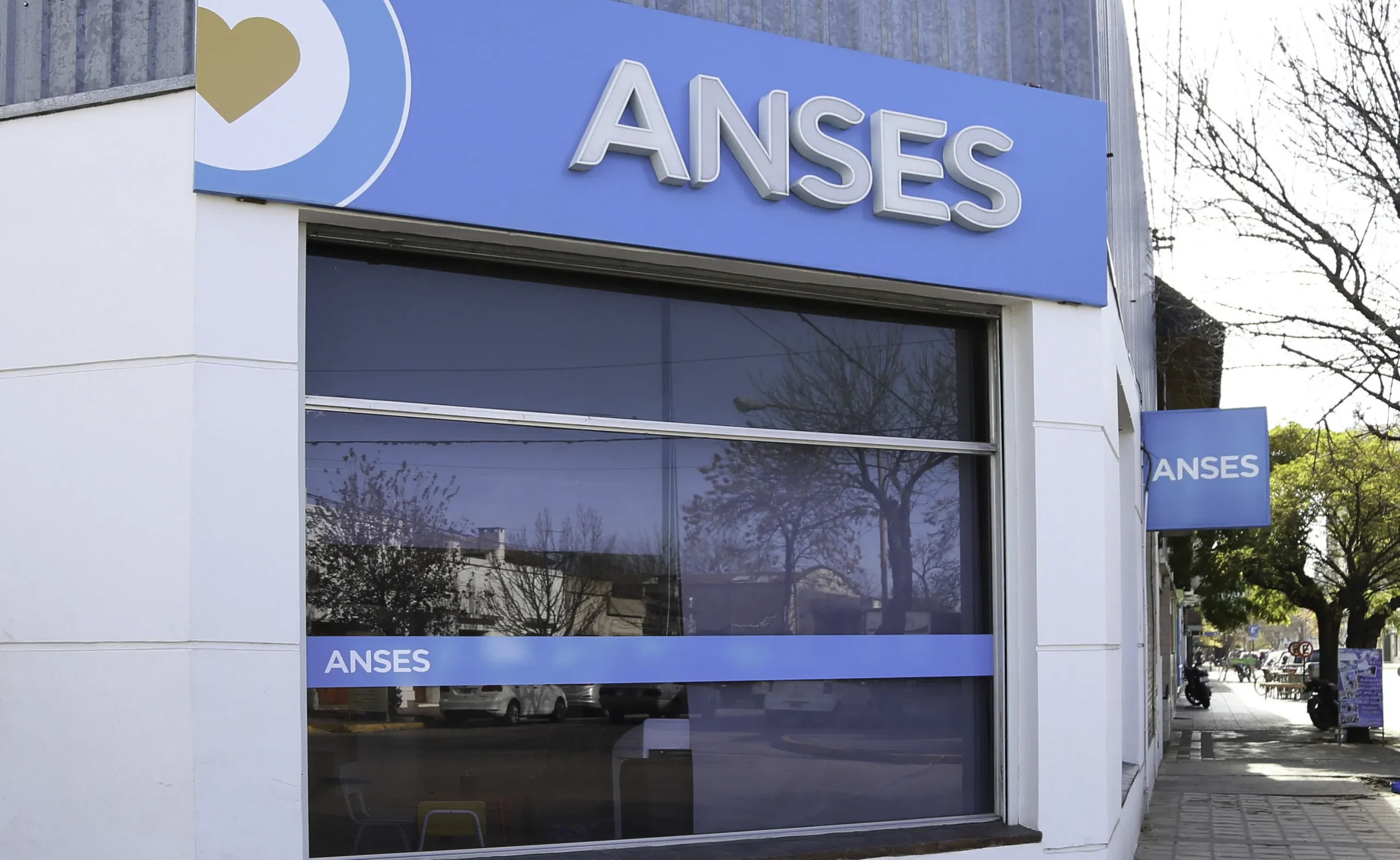 ANSES sube 2,58% las asignaciones familiares en junio