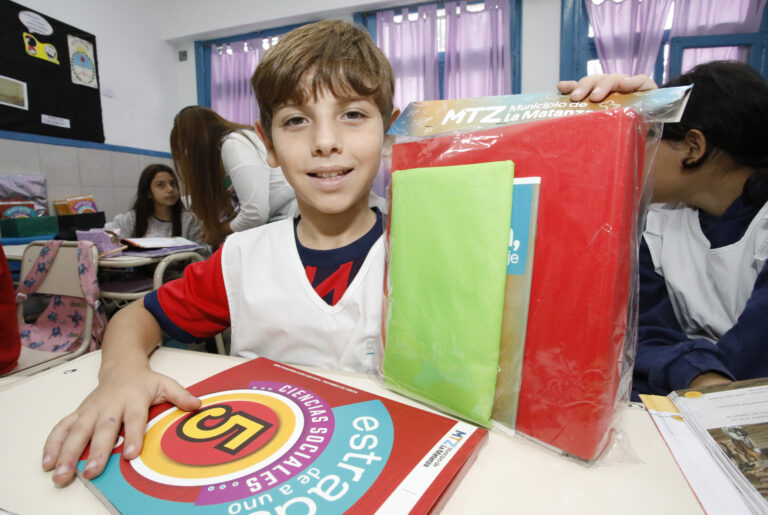 Fuerte apuesta a la educación pública frente al…