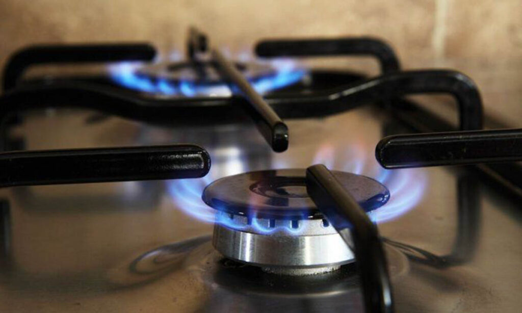El Gobierno busca recortar subsidios al gas y crece la tensión con gobernadores aliados