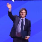 Milei respaldó a Adorni y fue tajante: “Ni en pedo se va”