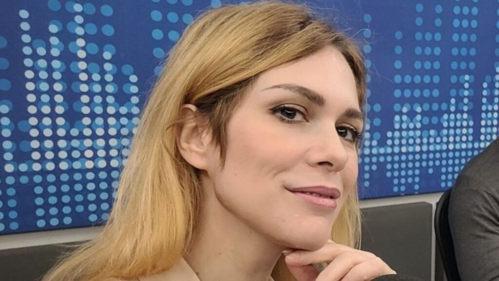 “Sigan atacando a su propia gente”: La furiosa respuesta de Lilia Lemoine tras la polémica por el contrato de su abogado