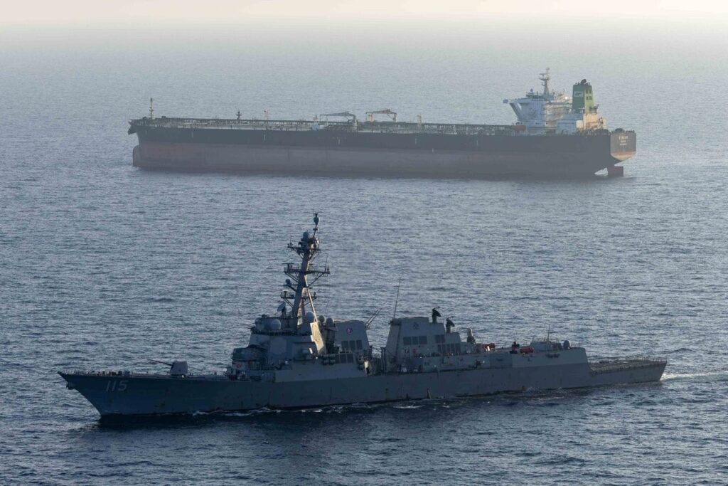 Estados Unidos atacó instalaciones militares en Irán tras una escalada armada en el estrecho de Ormuz