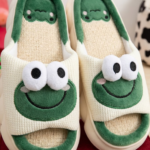 Robó pantuflas del Sapo Pepe, latas de atún y chocolates: terminó preso