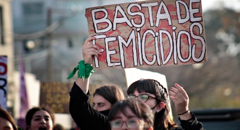 Femicidios en Argentina: denuncian la…