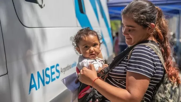 ANSES: cuándo son las fechas de cobro de la AUH