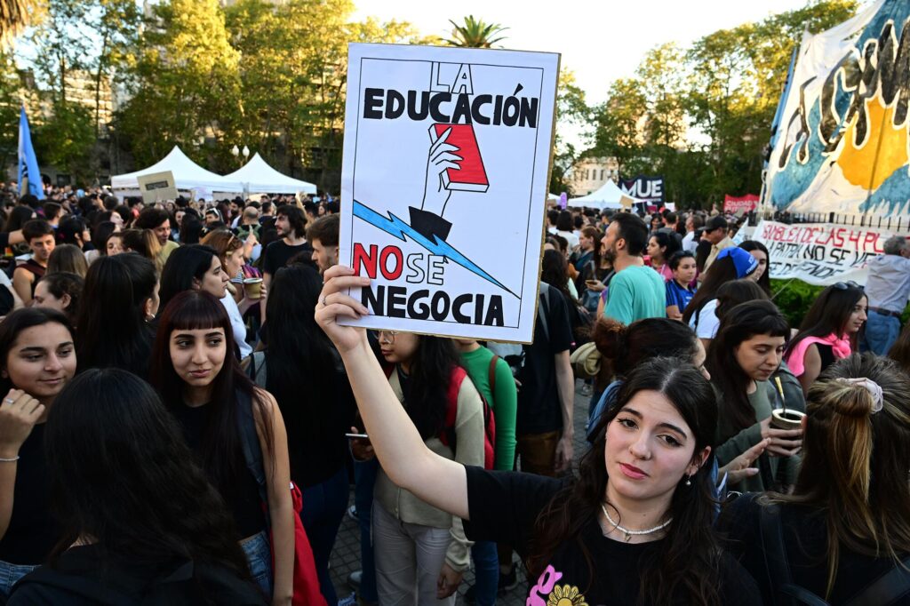 Nueva marcha por el financiamiento educativo: estudiantes van a la Corte Suprema