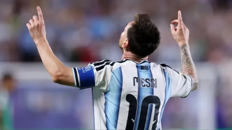 Lionel Messi hizo dos goles ante Austria y se…