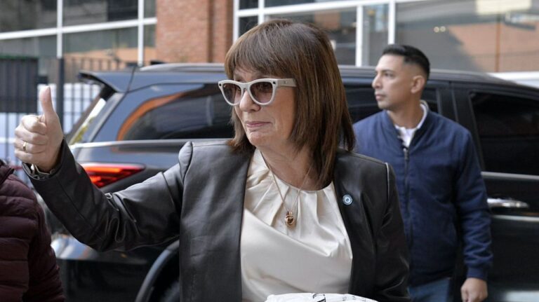Patricia Bullrich desafía a Milei y rechaza…