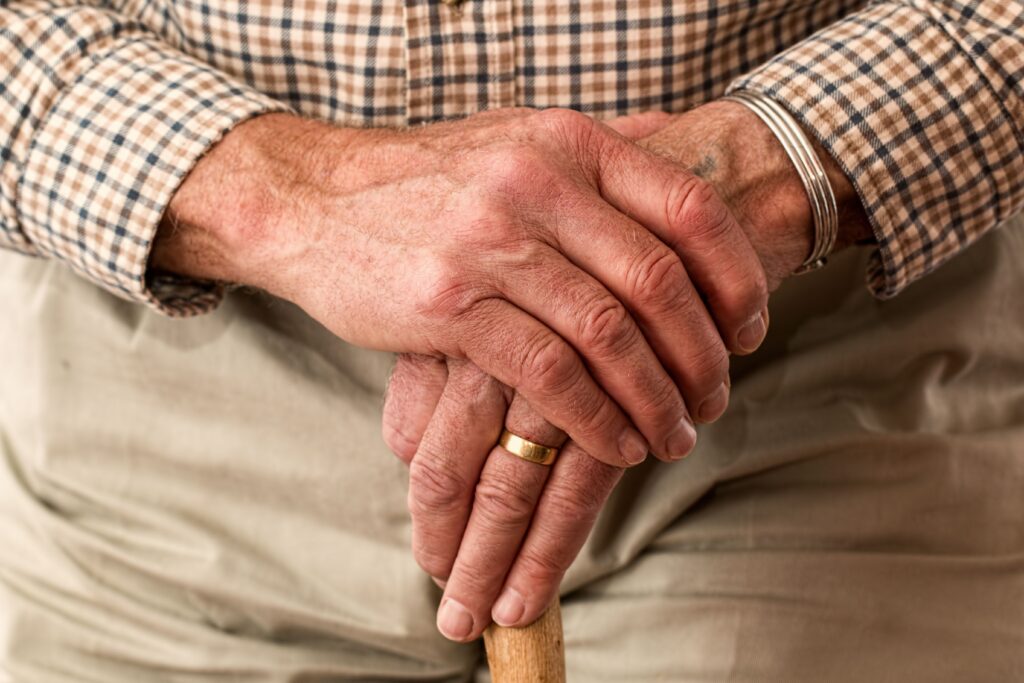 Parkinson: cuáles son los síntomas de la enfermedad que padecía el Indio Solari