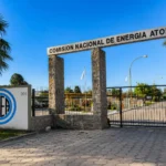 CNEA: 61 despidos, toma pacífica y Gendarmería en medio de denuncias de vaciamiento