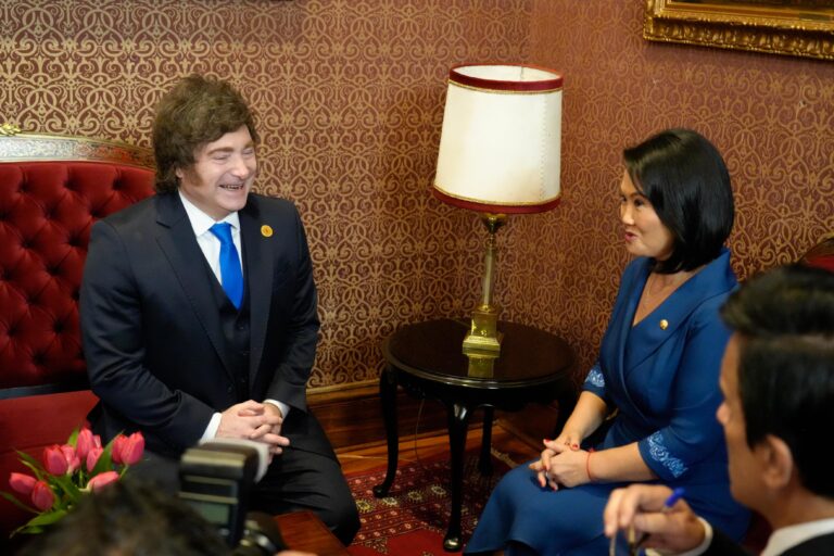 Javier Milei se reunió con Keiko Fujimori en Perú…