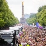 Tragedia en el Día del Orgullo en Berlín: un auto atropelló a una multitud, dejó un muerto y al menos 15 heridos
