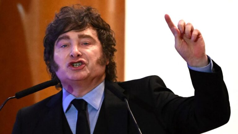 Milei defendió su gestión, cargó contra la…