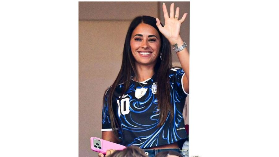 Antonela Roccuzzo en el partido contra Suiza.
