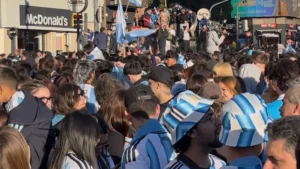 El país es una fiesta: multitudinarios banderazos en el Obelisco y en todo el país tras la clasificación de Argentina a la final del Mundial 2026