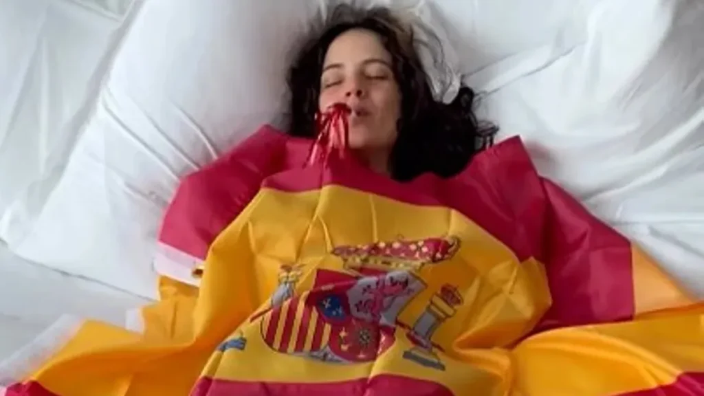Crece la polémica con Rosalía: borró el posteo contra la Scaloneta y  su club de fans argentino la cuestionó