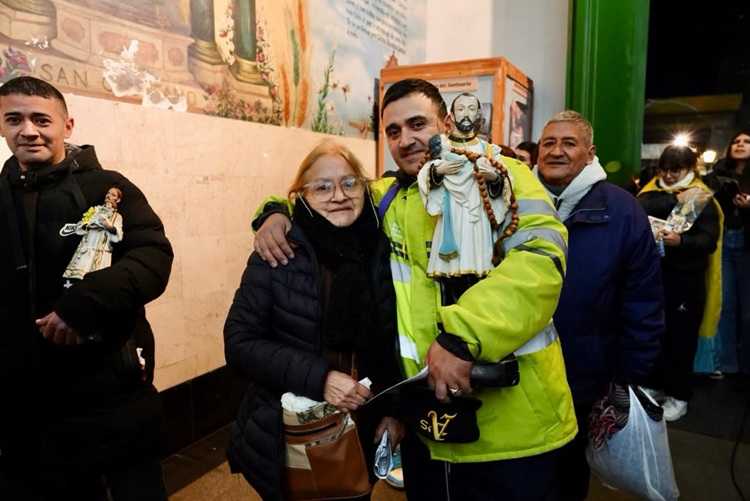 Familias enteras participaron de una de las manifestaciones de fe popular más convocantes de la Argentina.