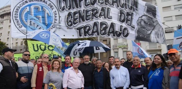 CGT, CTA y UTEP marchan a Economía: la morosidad…