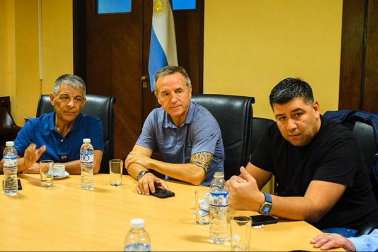 La CGT vuelve a la calle y marcha contra Caputo:…