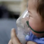 Alerta por un virus respiratorio que golpea a los más chicos: ya domina las internaciones en Argentina