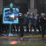 Represión frente al Congreso: la Policía dispara balas de goma contra manifestantes y periodistas durante la protesta