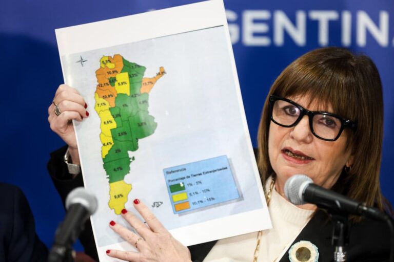 Sin los votos, el Gobierno retiró del Senado el…