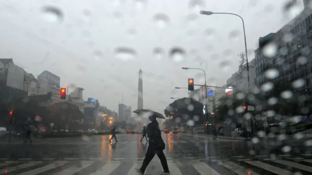 El SMN confirma la llegada de la Tormenta de Santa Rosa: lluvias y hasta 18°C el jueves