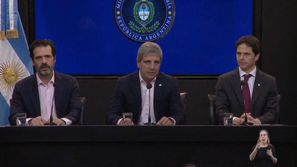 Caputo anunció $2 billones del FGS de ANSES para créditos hipotecarios