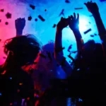 Los 3 signos más “manija” del zodíaco: nunca quieren irse de una fiesta