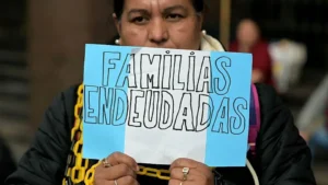 “No te endeudás para cambiar el auto, te endeudás para comprar el pan”, Débora Hambo
