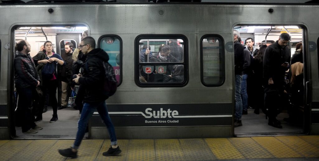 Subte, colectivo y peajes más caros: el gobierno porteño aplicará una suba del 3,7%