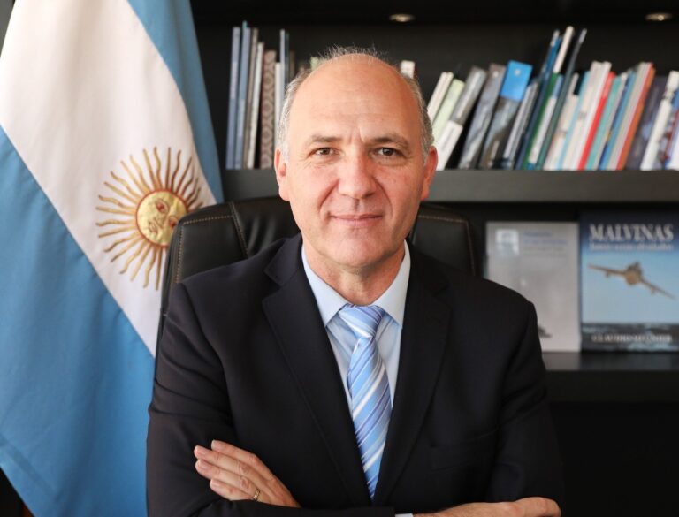 “El gobierno de Milei está funcionando en…