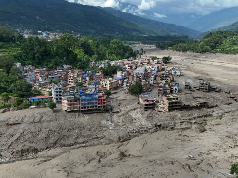 Inundaciones en Nepal y China: la tragedia…
