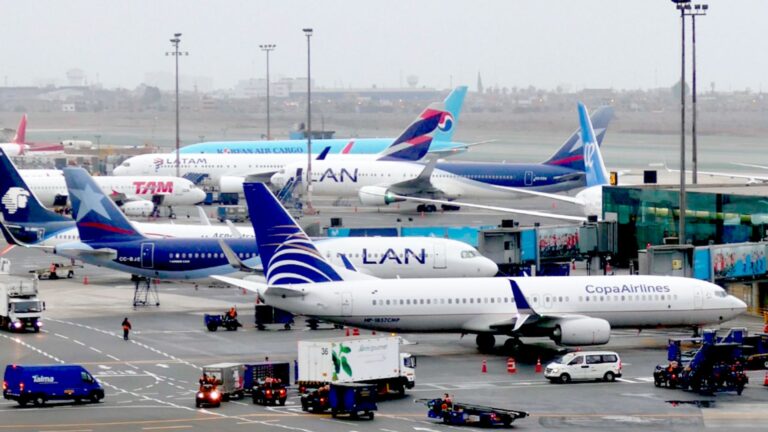 Paro en aeropuertos: suspenden la medida de…