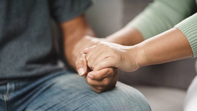 De suicidios sí se habla: cómo pasó de tabú a ser…