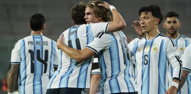 Goleada y renovación: Argentina venció a Bolivia…