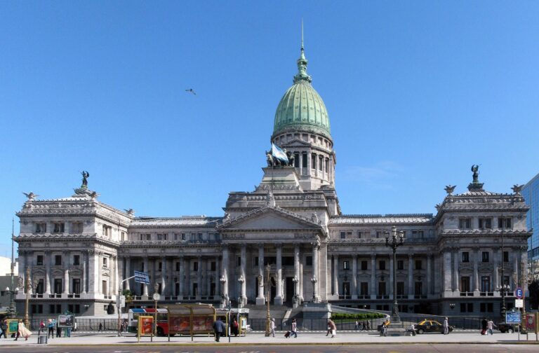 Presupuesto 2027: Javier Milei frena fondos del…