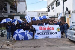 “Trabajamos hasta el jueves y el sábado nos enteramos del cierre”: la denuncia de los trabajadores de Dánica en Llavallol