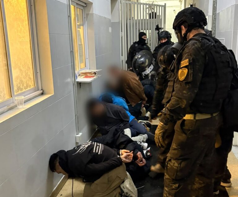 Incidente en la alcaidía 1: liberaron al policía…