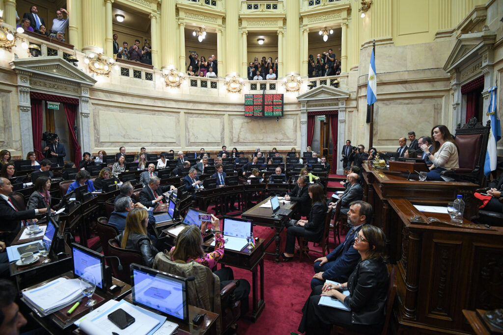 El Gobierno cedió ante sus aliados y busca sostener la vigencia del DNU 70/23