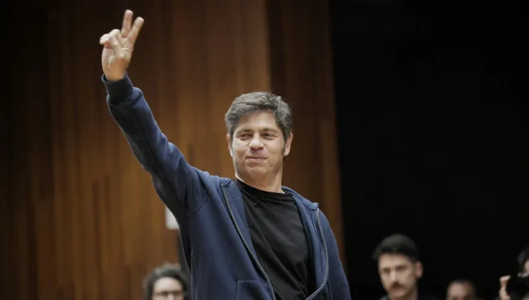 Kicillof prepara una reunión con los intendentes…