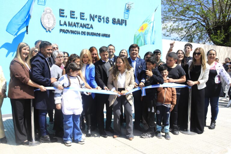 Fernando Espinoza y Axel Kicillof inauguraron dos…