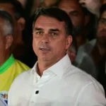 Caso judicial: Flávio Bolsonaro evadió a Alexandre de Moraes y huyó en avión privado