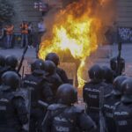 Caos en Barcelona: casi 100 arrestados tras una protesta juvenil con robos a locales