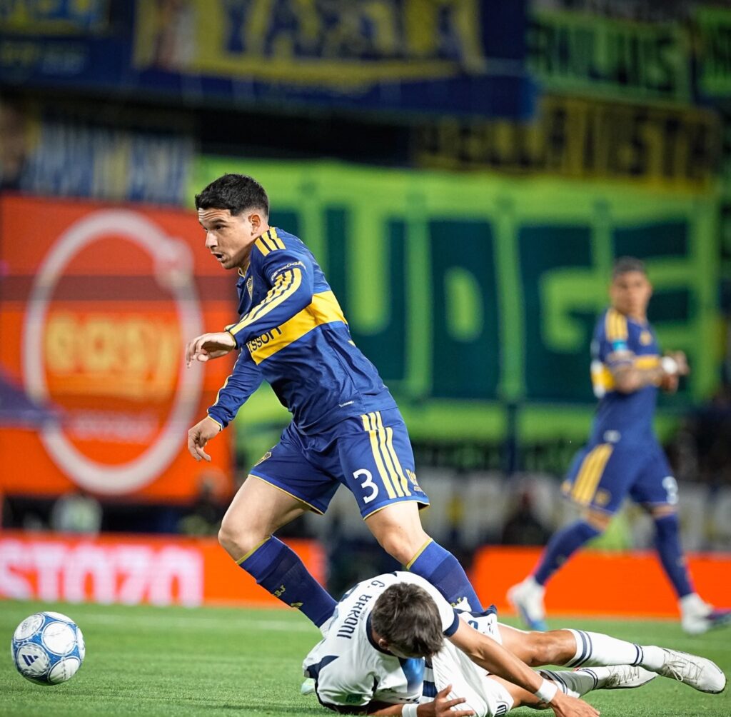 Boca sufrió en el inicio, pero venció a Talleres y se  sube a la cima de la Tabla Anual