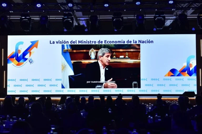 Caputo habló en IDEA y anticipó una reforma…