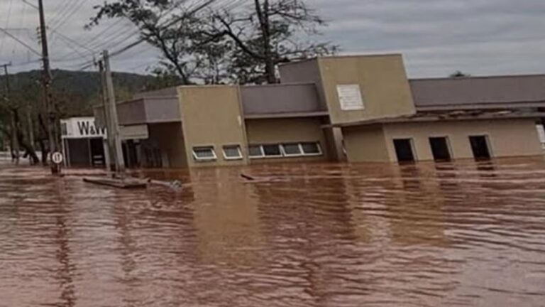 El Niño agrava la crecida del río Uruguay y…