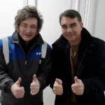 Elecciones en Brasil: Javier Milei felicitó a Flávio Bolsonaro y le dijo “Felicitaciones querido amigo por esta histórica elección ante el comunista de Lula”