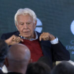 Felipe González ironizó sobre Milei “Si nos visita 15 veces más, es posible que gane Sánchez”