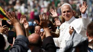 El papa León XIV mantiene su intención de visitar la Argentina pese a su reciente operación